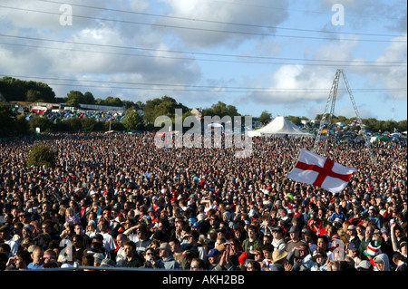 La scène principale pour la coupe du monde de 2004 au festival de musique de Glastonbury Pilton Farm Somerset en Angleterre Banque D'Images