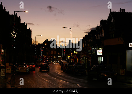 Coucher de soleil sur Walm Lane, Willesden Green, au nord-ouest de Londres Banque D'Images