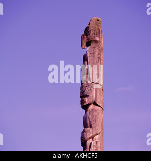 Les Kwakwaka'wakw (kwakiutl) Totem au Musée d'Anthropologie, Université de la Colombie-Britannique (UBC), Vancouver, BC, Canada Banque D'Images