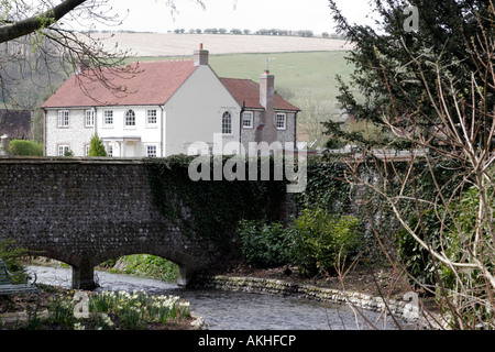 Vue de West Dean Gardens dans West Sussex dans les South Downs Banque D'Images