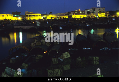 Port de Mopti au crépuscule, Mali, Afrique de l'Ouest Banque D'Images