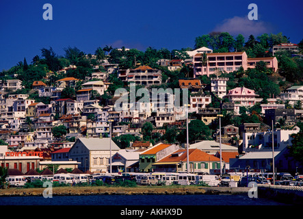 Quartier résidentiel le long de colline dans la capitale Fort-de-France Martinique Antilles France Banque D'Images