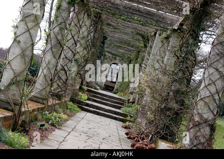 La Pergola de style édouardien à West Dean Gardens dans West Sussex Banque D'Images