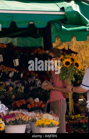 Flower stall sur Plac Solny, Wroclaw Pologne Banque D'Images