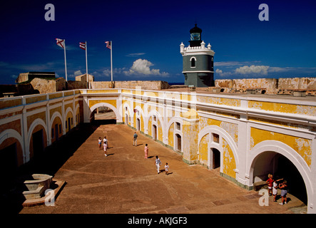 Phare, cour, El Morro, la forteresse El Morro, fort, forteresse, musée militaire, musée naval, le musée, le vieux San Juan, San Juan, Puerto Rico Banque D'Images