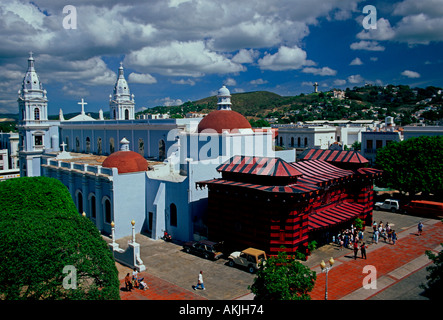 La Cathédrale de Notre Dame de Guadalupe, Parque de bombas, firehouse, Plaza de las Delicias, Ponce, Porto Rico, Antilles Banque D'Images