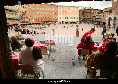 Voir le produit d'un café, "Il Campo", Sienne, Italie Banque D'Images