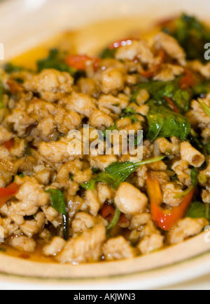 Sauté de poulet au basilic Banque D'Images