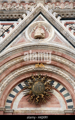 Détail de l'entrée du Duomo, Sienne, Italie Banque D'Images