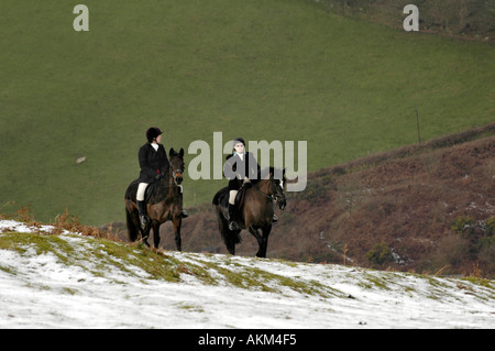 Une partie de l'équitation à travers la recherche de Llangeinor colline au-dessus de Blackmill près de Bridgend sur le Boxing Day annuel Fox hunt Banque D'Images