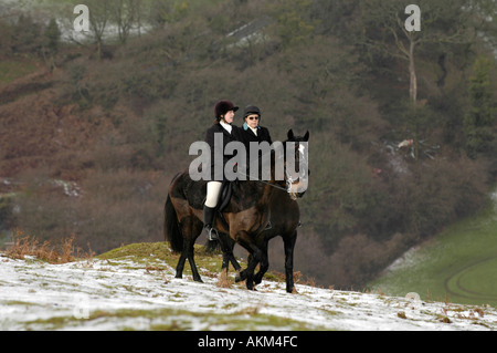 Une partie de l'équitation à travers la recherche de Llangeinor colline au-dessus de Blackmill près de Bridgend sur le Boxing Day annuel Fox hunt Banque D'Images