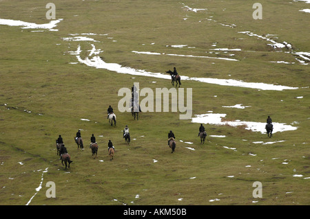 Une partie de l'équitation à travers la recherche de Llangeinor colline au-dessus de Blackmill près de Bridgend sur le Boxing Day annuel Fox hunt Banque D'Images