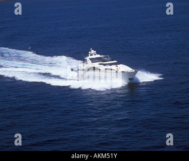 Vue aérienne de superyacht de luxe Costa Brava II sous power off Puerto Portals Calvia Mallorca Baléares Espagne Banque D'Images