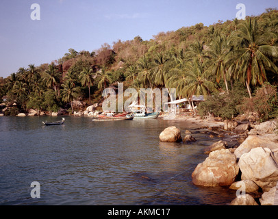 Thaïlande Ko Tao bateaux dans la baie de Chalok Ban Tao Banque D'Images