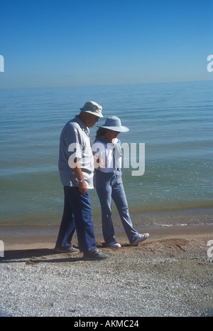 Couple sur la plage Banque D'Images