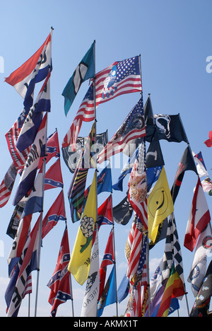 Drapeaux de haut vol Banque D'Images