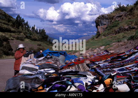 Vente indiens inka couture près de Cuzco au Pérou Banque D'Images
