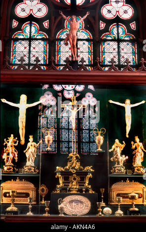 Religion catholique trésorerie "objets d'art" à l'intérieur de la Cathédrale notre Dame de Paris France, Sanctuaire de valeur de croyance de prière, Couronne des Thorns Banque D'Images