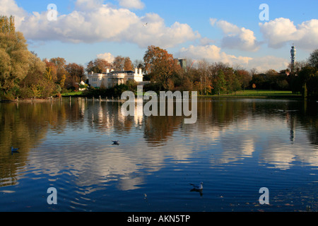 Regents Park lac couleurs d'automne Londres Angleterre royal park grande-bretagne uk go Banque D'Images