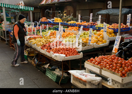 La célèbre rue Moore marché de fruits et légumes dans le centre-ville de Dublin Irlande Banque D'Images