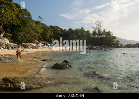 Vue sur plage de Laem Singh entre Hat Surin et Hat Kamala Phuket Thaïlande un an après le tsunami du 26 décembre 2004 Banque D'Images