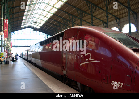 Le TGV Thalys train à Gare du Nord Paris France Banque D'Images
