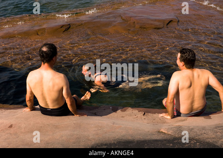 Les Nageurs Julian Stockton Bay Island Banque D'Images