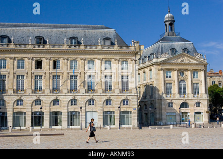 Place de la Bourse Bordeaux France Ancien Palais Royal dédié au roi Louis XV 15ème Banque D'Images