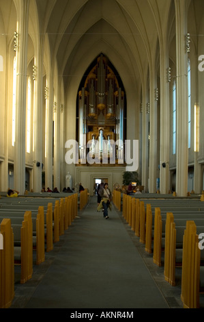 À l'intérieur de l'église de Hallgrímskirkja, la Hallgrímur, Reykjavik, Islande Banque D'Images