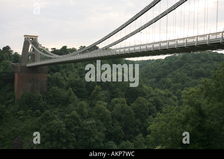 Célèbre pont suspendu de Clifton enjambe la rivière Avon Avon Gorge et à Bristol England UK Grande-Bretagne Europe EU Banque D'Images