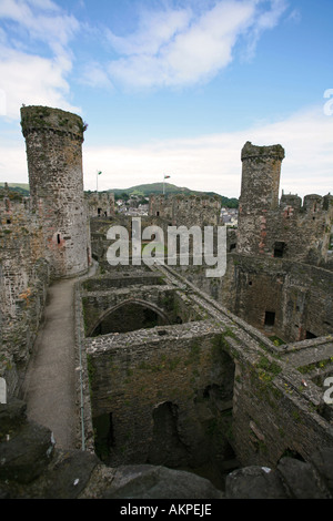 Vue aérienne de la célèbre attraction touristique du Nord du Pays de Galles, Château de Conwy et de la ville dans le Nord du Pays de Galles Snowdonia UK GO Banque D'Images