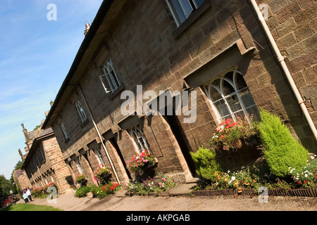 Joli chalet en terrasse dans le village pittoresque de Ripley entre Ripon et Harrogate North Yorkshire UK Banque D'Images