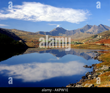 Gb - Pays de Galles : llynnau mymbyr et le mont Snowdon Banque D'Images