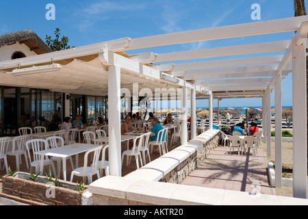 Restaurant en bord de mer, Fuengirola, Costa del Sol, Andalousie, Espagne Banque D'Images