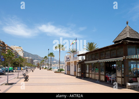 Promenade de bord de mer, Fuengirola, Costa del Sol, Andalousie, Espagne Banque D'Images