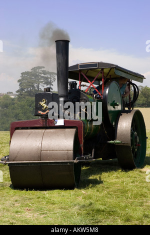 Rouleau à vapeur restauré sur l'affichage à un rallye de véhicules anciens, Suffolk UK Banque D'Images