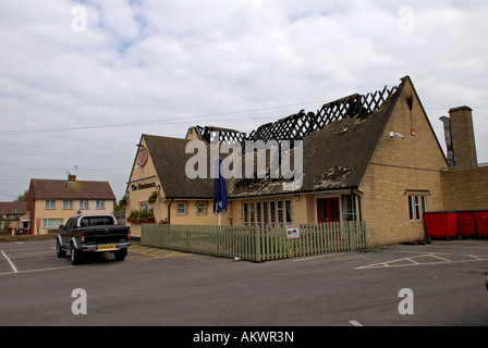 Les dommages causés par l'incendie d'une ville hostal / Restaurant - Le Chasseur Bristol Downend Banque D'Images