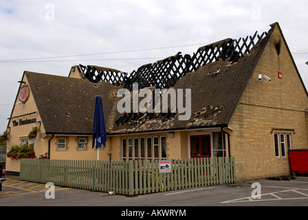 Les dommages causés par l'incendie d'une ville hostal / Restaurant - Le Chasseur Bristol Downend Banque D'Images