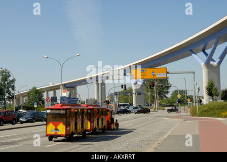 Ruegenbruecke, nouveau pont reliant la ville de Stralsund et l'île Rügen, Rugia, Mecklembourg-Poméranie-Occidentale, Allemagne Banque D'Images