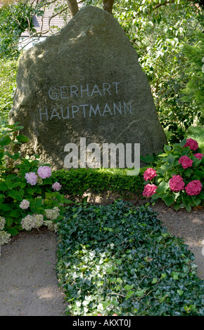 Tombe de l'auteur allemand Gerhart Hauptmann, Hiddensse, Mecklembourg-Poméranie-Occidentale, Allemagne Banque D'Images