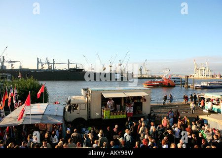 Stand du marché sur le hamburger Fischmarkt, Altona, Hambourg, Allemagne Banque D'Images