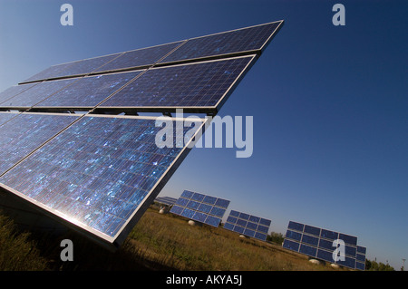 Modules solaires sur un testfield à Berlin, Allemagne Banque D'Images