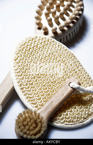 Brosse de Massage brosse de massage et peeling, gommage loofa, close-up Banque D'Images