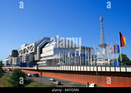 ICC Berlin et voies publiques de la ville, le Centre International des Congrès, Berlin, Allemagne Banque D'Images