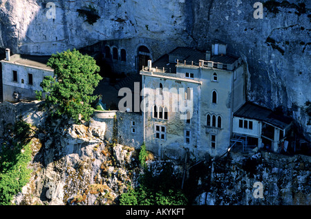 La France, Var, Plan d'Aups Sainte Baume, Grotte de la Madeleine dans le Massif de la Sainte Baume (vue aérienne) Banque D'Images