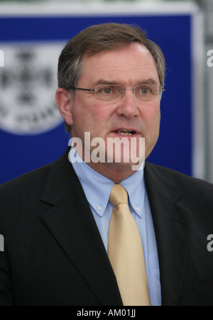 Dr. Franz Josef Jung (CDU), le ministre allemand de la défense Banque D'Images