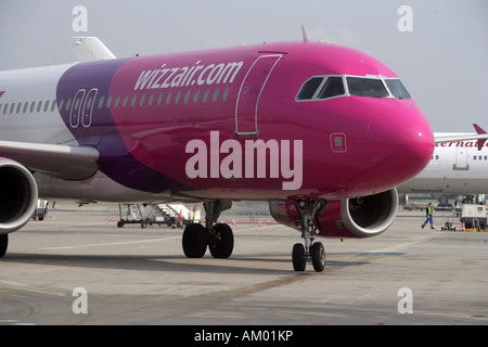 Wizz Air Airbus A 320 à l'aéroport Frankfurt/Hahn, Rhénanie-Palatinat, Allemagne Banque D'Images