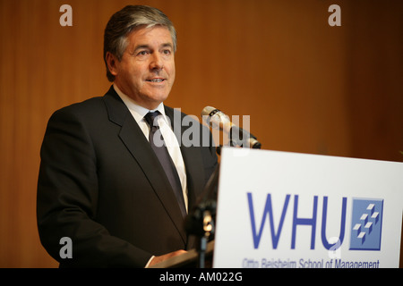 Le Dr Josef Ackermann, président du conseil d'administration de la Deutsche Bank AG s'exprimant lors de l'économie privée university W Banque D'Images