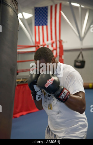 Les boxeurs pour les Jeux Olympiques de train à l'US Centre d'éducation olympique Banque D'Images