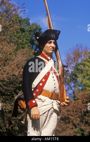 Participant se présentant comme un officier de l'armée britannique pendant la Révolution américaine reenactment Banque D'Images